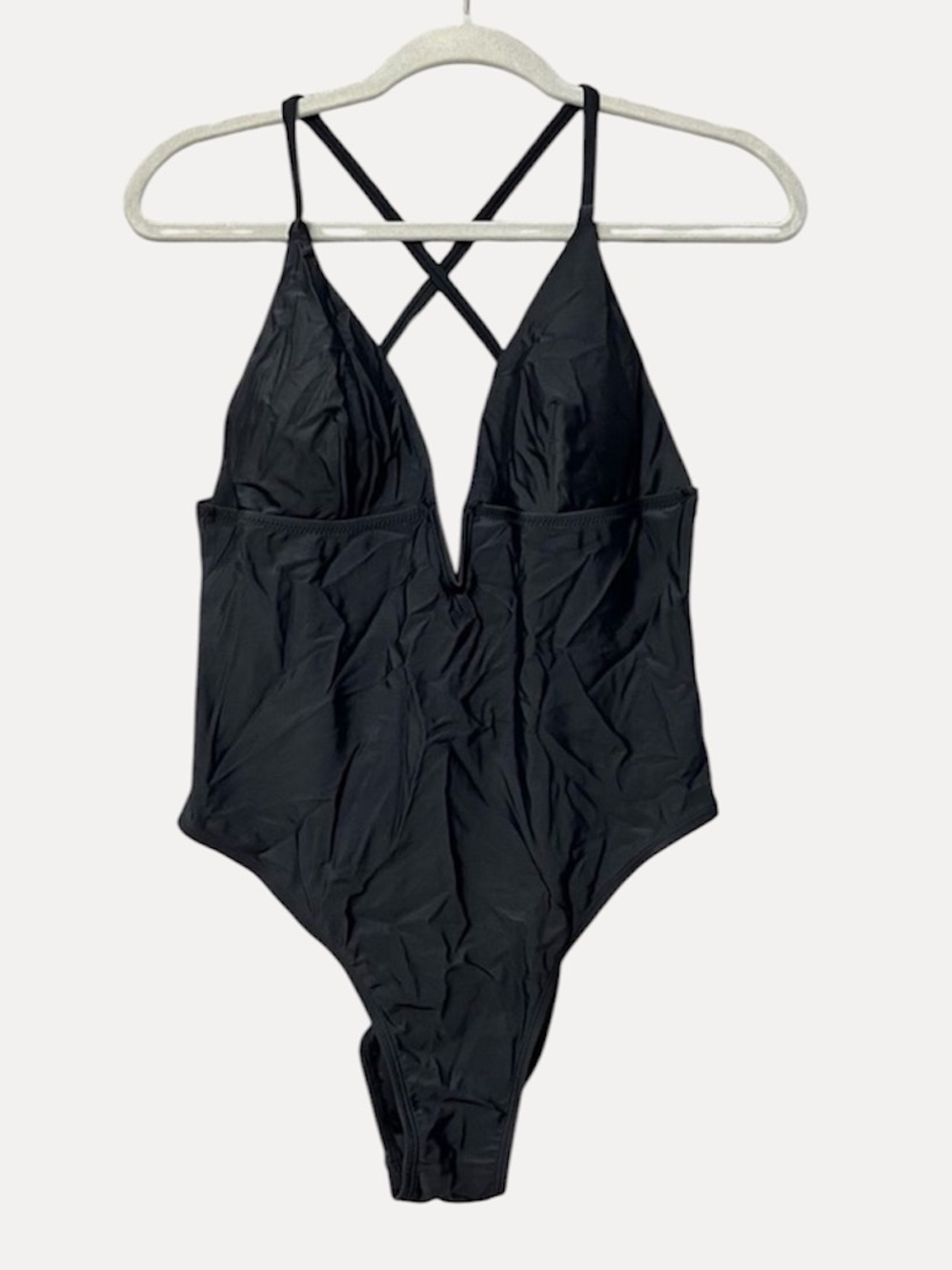 Cupshe V-Wire Cross Back Cheeky One Piece Swimsuit NWT Size Large Black